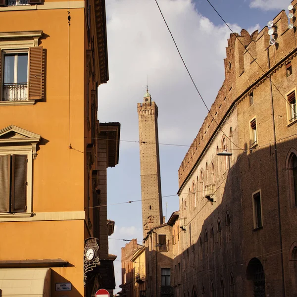 Talya Bologna Daki Asinelli Kulesinin Güzel Bir Görüntüsü — Stok fotoğraf
