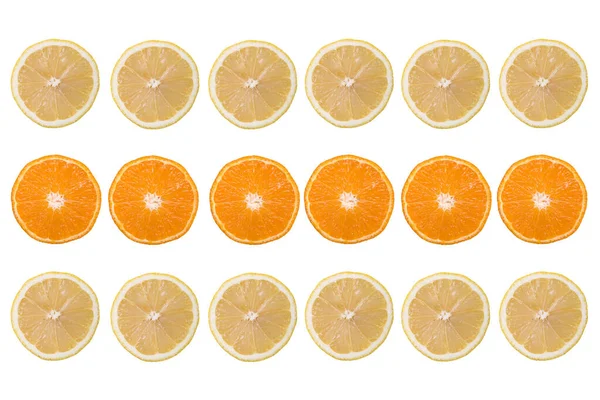 白を基調とした新鮮な柑橘類のスライス — ストック写真