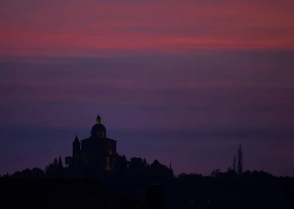 Прекрасна Сцена Рожевого Неба Заходу Сонця Над Силуетами Будівель — стокове фото