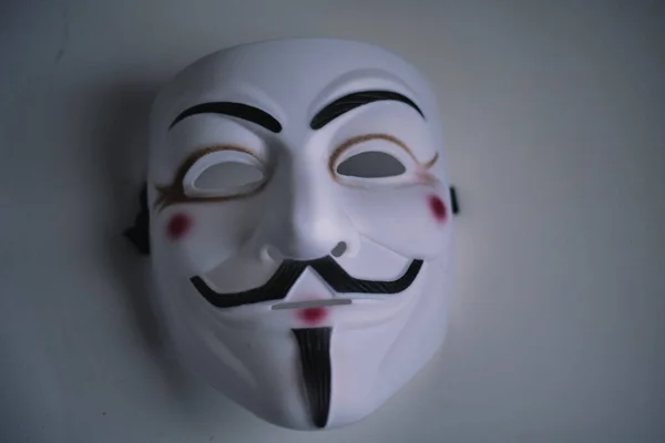 Μια Όμορφη Φωτογραφία Του Guy Fawkes Μάσκα Στο Λευκό Φόντο — Φωτογραφία Αρχείου