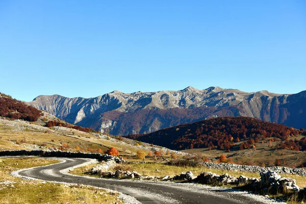 Itinéraire Sur Une Chaîne Montagnes Par Une Journée Ensoleillée — Photo