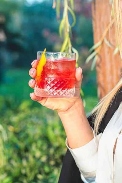 Female Drinking Negroni Campari Aperol Cranberry Cocktail — Stock Photo, Image