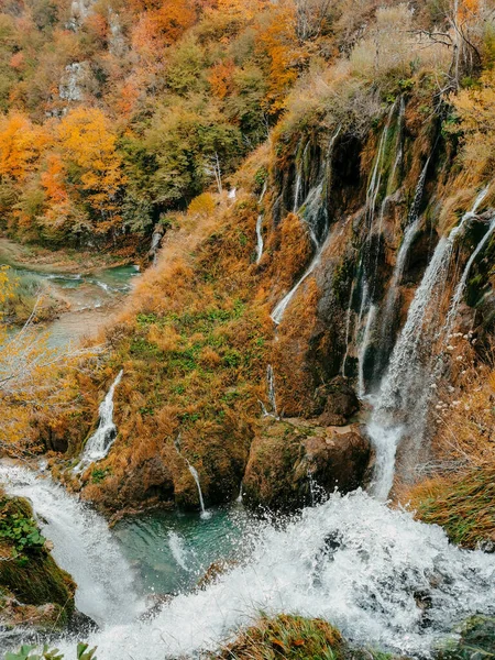 Stunning View Foamy Waterfall Famous Plitvice Lakes National Park Croatia — стоковое фото