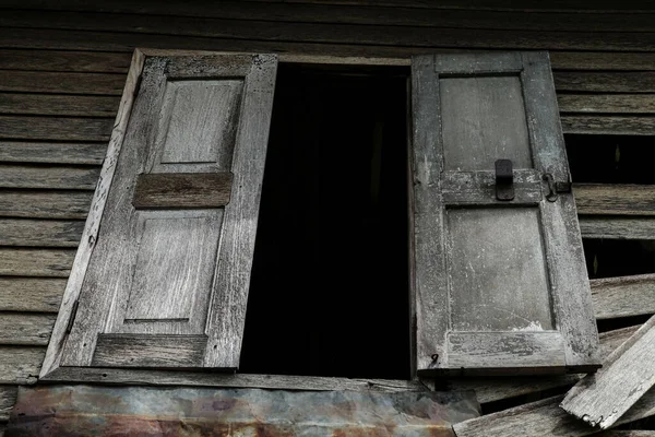 Открытое Окно Деревянного Дома Обнаружено Пригороде Бангкока Таиланде — стоковое фото