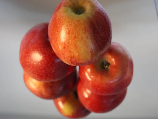 Selective Focus Shot Juicy Red Apples — Stockfoto