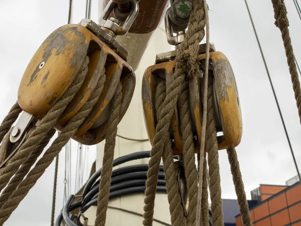 Close Ropes Ship — Stok fotoğraf