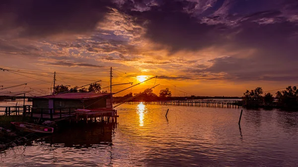 Mesmerizing View Sunset Lagoon Calm Waves Comachhio Valleys Italy — Fotografia de Stock