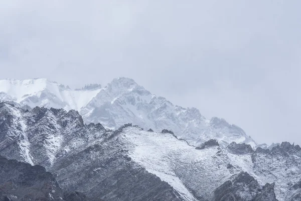 印度拉达克喜马拉雅美丽的山景 — 图库照片