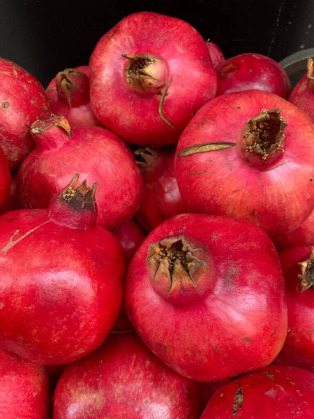 Vertical Shot Pomegranate Fruit Harvested Corfu Island Greece — Fotografia de Stock