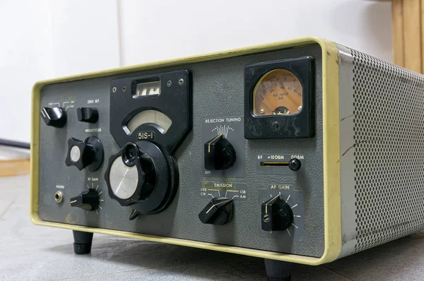 Old Professional Valvular Radio Receiver Tuner — стоковое фото