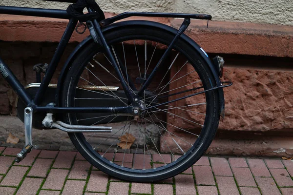 Closeup Bicycle Wheel Bicycle Parked Street — Fotografia de Stock