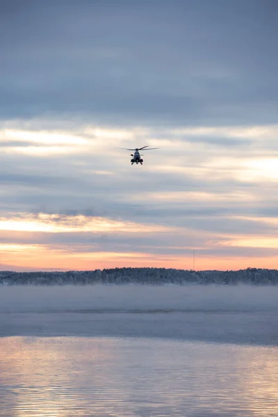 Vertical Shot Helicopter Flying Frozen Lake — Stockfoto