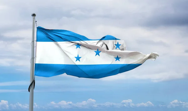 Honduraská Vlajka Vlnící Tyči Modré Obloze — Stock fotografie