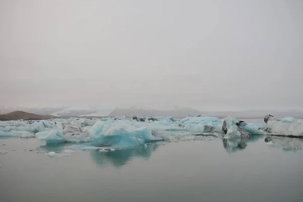 Chilling View Jokulsarlon Glacier Lagoon Iceland — Stockfoto