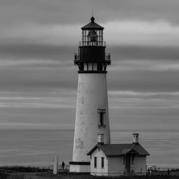 Grayscale Shot Yaquina Head Lighthouse Yaquina Outstanding Natural Area Newport — Φωτογραφία Αρχείου