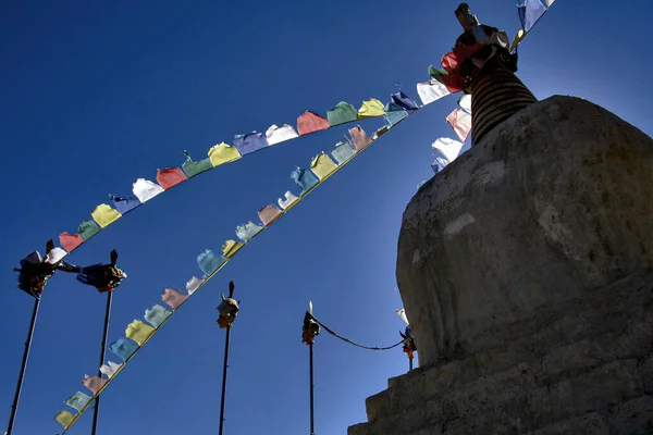 Low Angle Shot Historical Stupa Building Worship Flags Nepal —  Fotos de Stock
