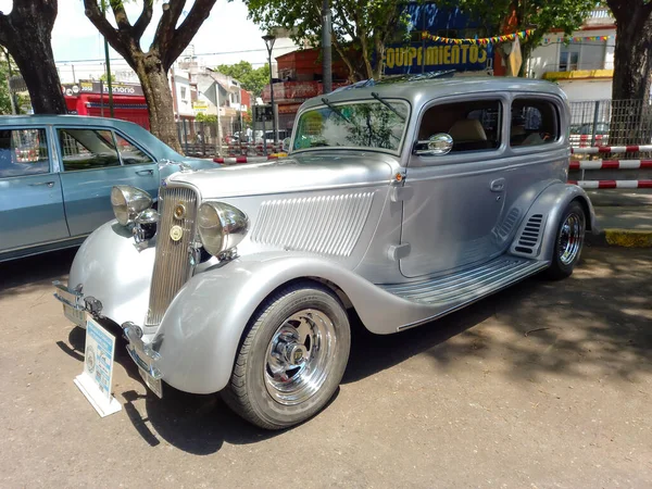 Buenos Aires Argentina Lis 2021 Vintage Srebrny Ford Sedan Tudor — Zdjęcie stockowe