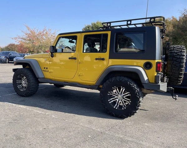 Fresno Stati Uniti Ottobre 2021 Primo Piano Nuovo Wrangler Giallo — Foto Stock