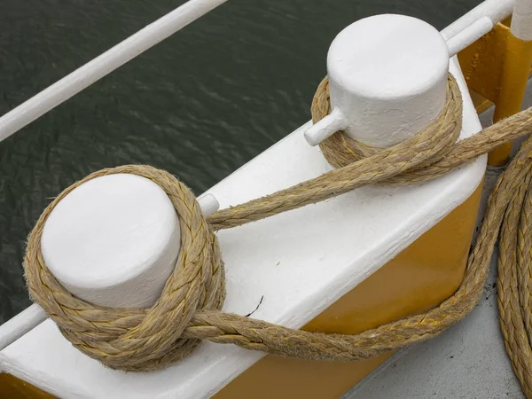 Ropes Borders Deck Old Ship — Zdjęcie stockowe