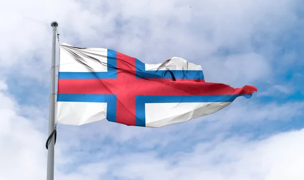 Una Bandera Las Islas Feroe Ondeando Poste Cielo Azul —  Fotos de Stock
