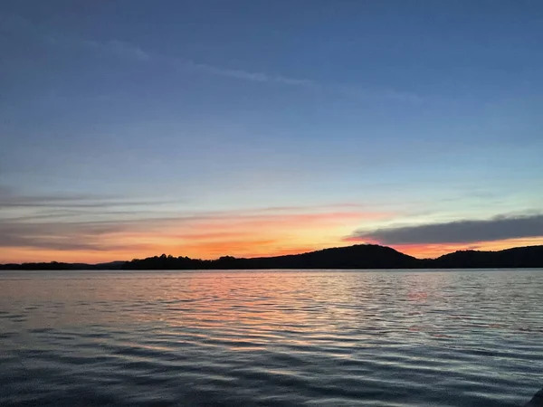 Tranquil Sea Hills Background Sunset — Stock Photo, Image
