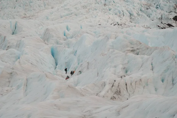 Couple Tourists Solheimajokull Glacier Iceland — Fotografia de Stock