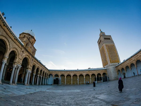 Low Angle Shot Zaytuna Mosque Tunisia — стокове фото