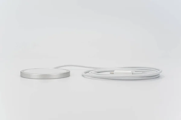 Inverigo Italië Nov 2021 Magsafe Draadloze Inductie Apparaat Lader Met — Stockfoto