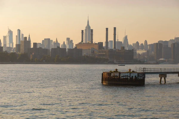 Scenic View River High Skyscrapers Buildings Background — Fotografia de Stock