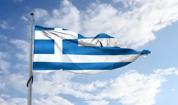 希腊国旗在蓝天的杆子上飘扬 — 图库照片