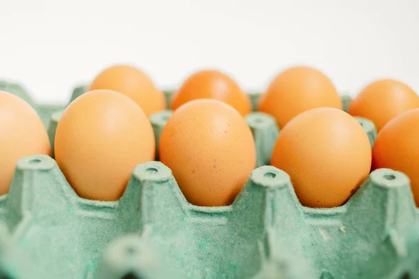 Крупним Планом Курячі Яйця Коробці Білому Тлі — стокове фото