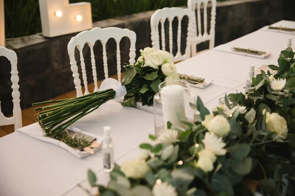 Delicate Arrangement Wedding Venue Table Decorated White Water Lilies Candles — стоковое фото