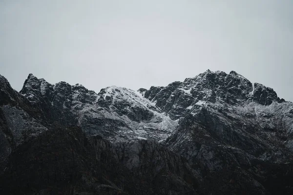 Norveç Lofoten Adaları Nın Sisli Kış Manzarası — Stok fotoğraf