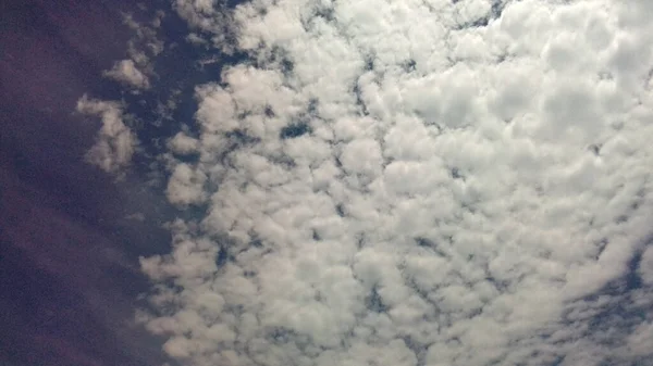 空の魅惑的な雲の風景 — ストック写真