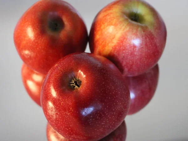 Selective Focus Shot Juicy Red Apples — Stock fotografie