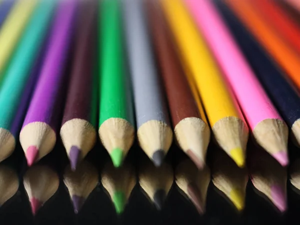 Group Colored Pencils Reflective Surface — Φωτογραφία Αρχείου