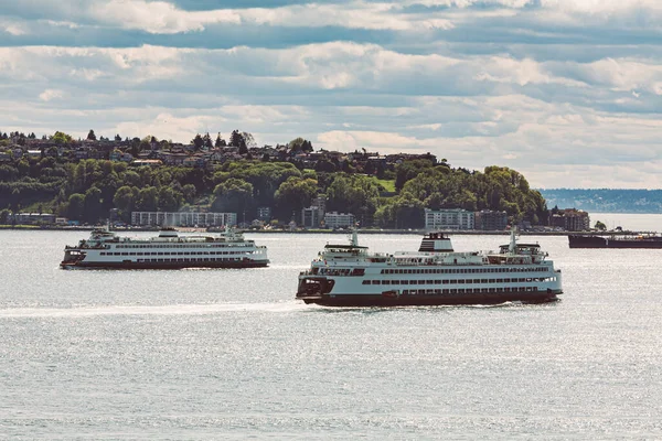 Two Ferries Blue Sky Clouds Seattle Washington — Stockfoto