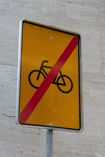 Vertical Shot Bicycle Restriction Sign — 스톡 사진