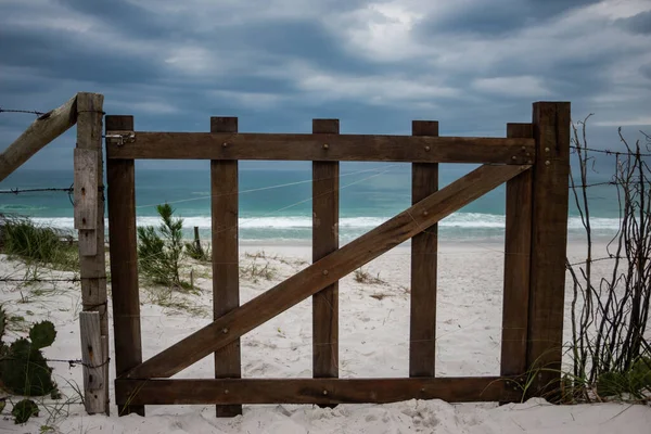 Closed Gate Sea Sandy Beach — 图库照片