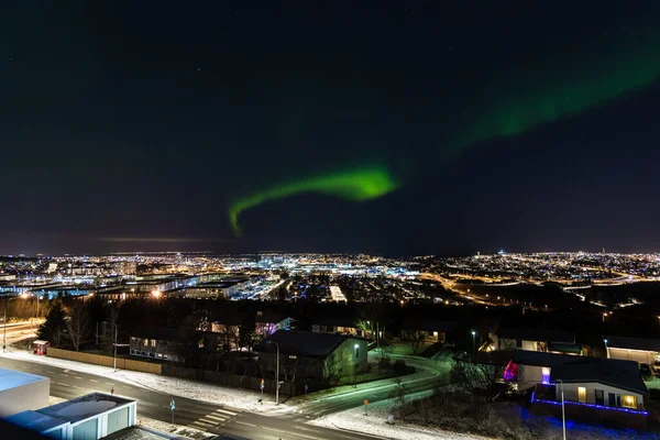 Lenyűgöző Felvétel Északi Fényekről Reykjavik Felett Izlandon — Stock Fotó