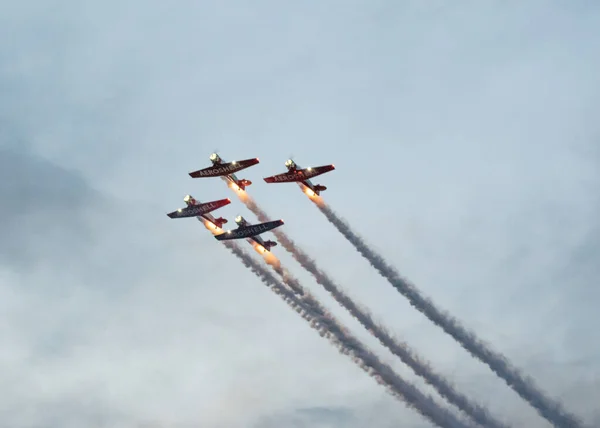 Peru Vereinigte Staaten Mai 2021 Kleine Akrobatische Flugzeuge Tiefflug Während — Stockfoto