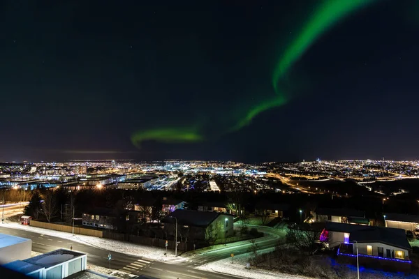 Lenyűgöző Felvétel Északi Fényekről Reykjavik Felett Izlandon — Stock Fotó