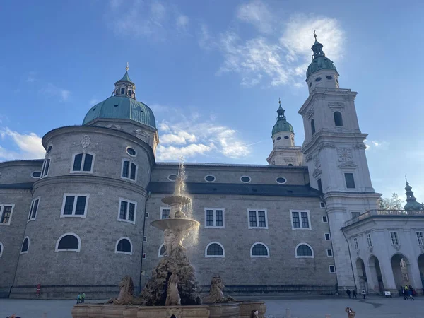 Alacsony Szögű Felvétel Salzburgi Katedrálisról — Stock Fotó