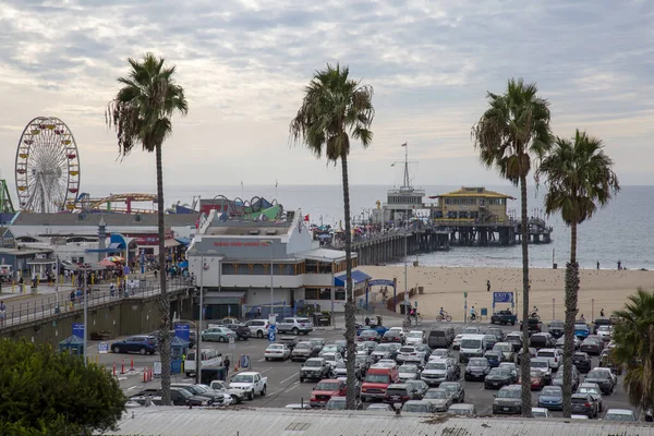 洛杉矶角 2019年11月19日 圣莫尼卡码头和棕榈树 — 图库照片