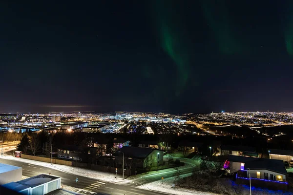 Lenyűgöző Felvétel Északi Fényekről Reykjavik Felett Izlandon — Stock Fotó