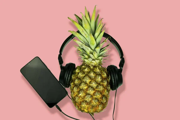 Top View Pineapple Headphones Mobile Phone Isolated Light Pink Background — Stock fotografie
