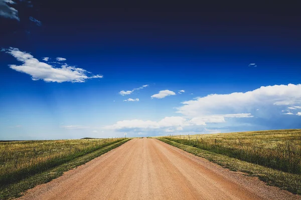 Een Betoverende Opname Van Een Lange Weg Het Midden Van — Stockfoto