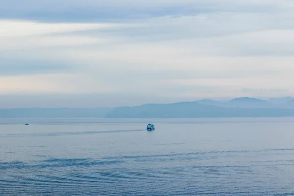 Ferry Van Noordwestelijke Stille Oceaan Tijdens Zonsondergang — Stockfoto