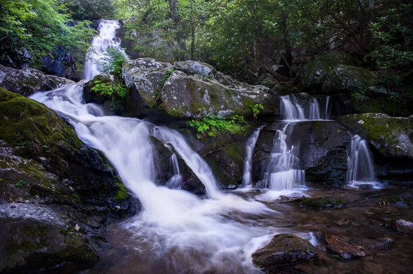 Uma Cachoeira Grande Parque Nacional Montanhas Fumegantes — Fotografia de Stock
