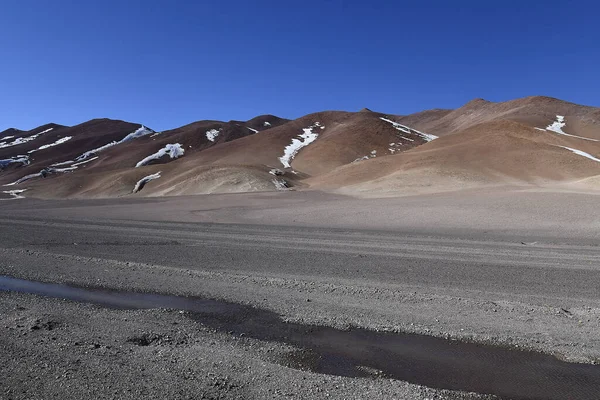 Een Reeks Heuvels Met Zoutvlaktes Het Oppervlak Atacama Woestijn Het — Stockfoto